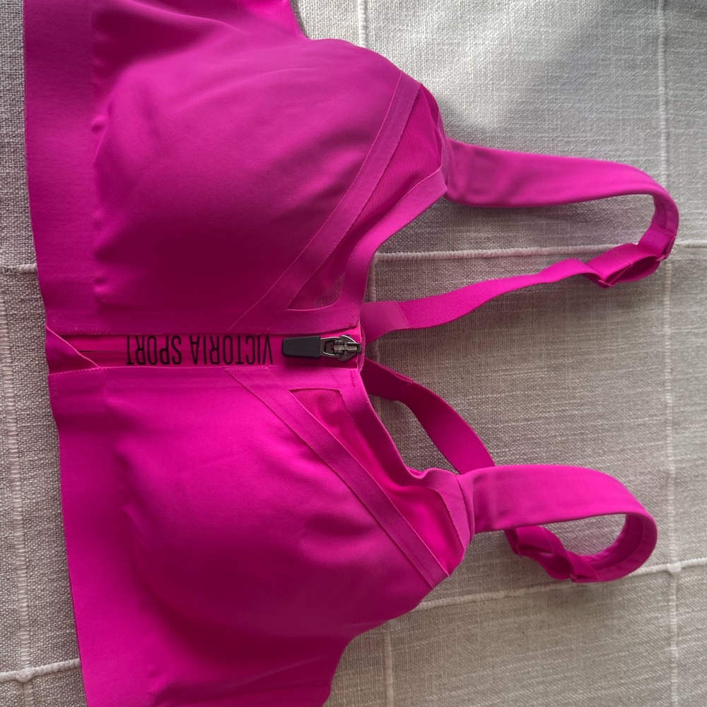 Victoria’s Secret pink sport bra 34-C NWOT